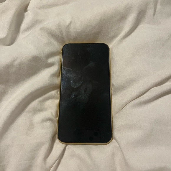 Yellow Iphone XR